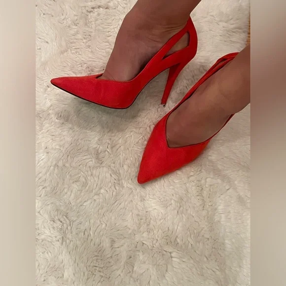 Heels - Picture 9 of 9